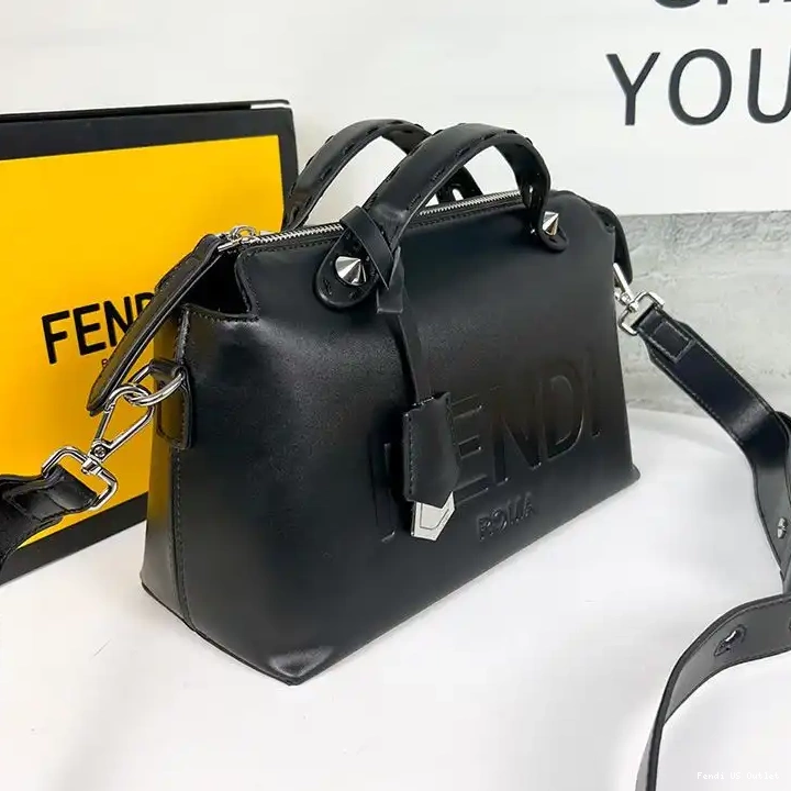 Vintage HOT In Fendi Logo By Black Way The Medium ROMA Leather Boston Bag Calf 0529